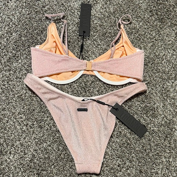 NWT, tried it on and just didn’t fit my body. Super pretty and comfy! - Picture 4 of 5